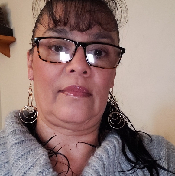 Poshmark profile picture for @chavez
